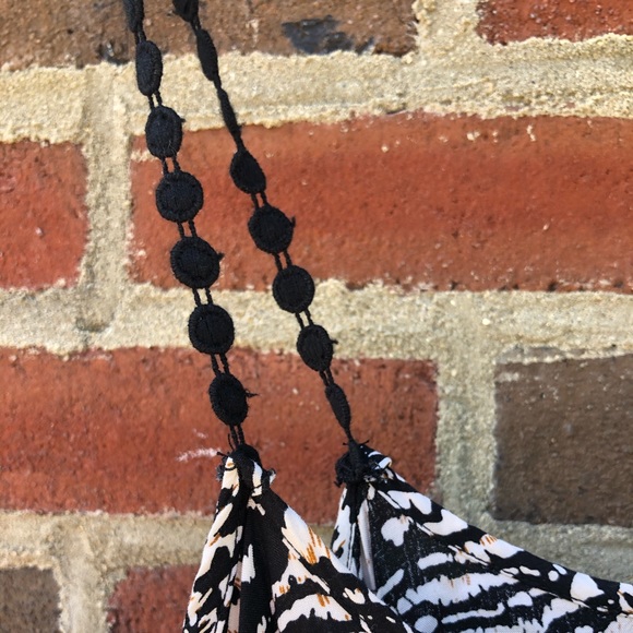 LF Black and White print tank top - Picture 4 of 5